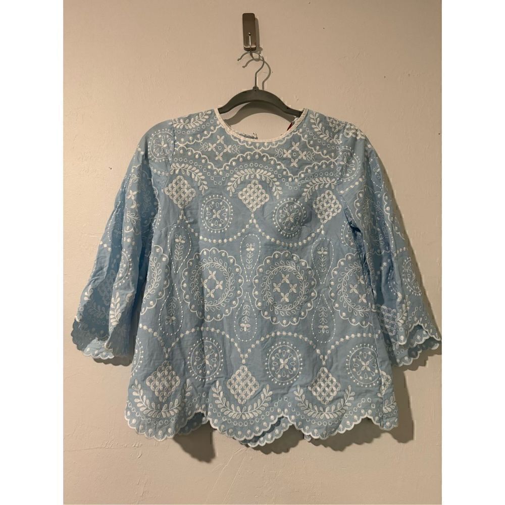 Jude Connally Embroidered white eyelet print scalloped hems light blue xs top
